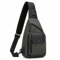 Borsa a tracolla 18 x 7 x 31 cm in similpelle grigio scuro e nero con tasche e tracolla regolabile